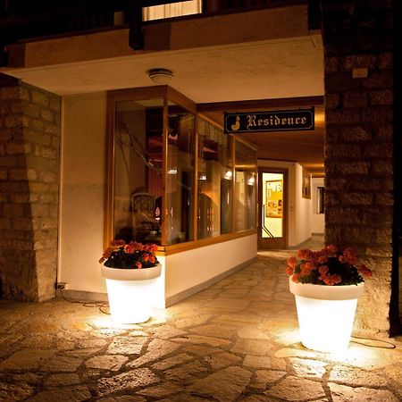 Residence Le Grand Chalet Courmayeur Buitenkant foto