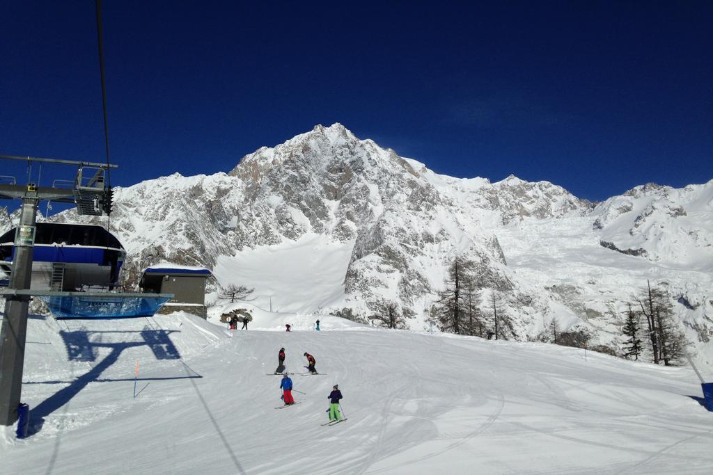 Residence Le Grand Chalet Courmayeur Buitenkant foto