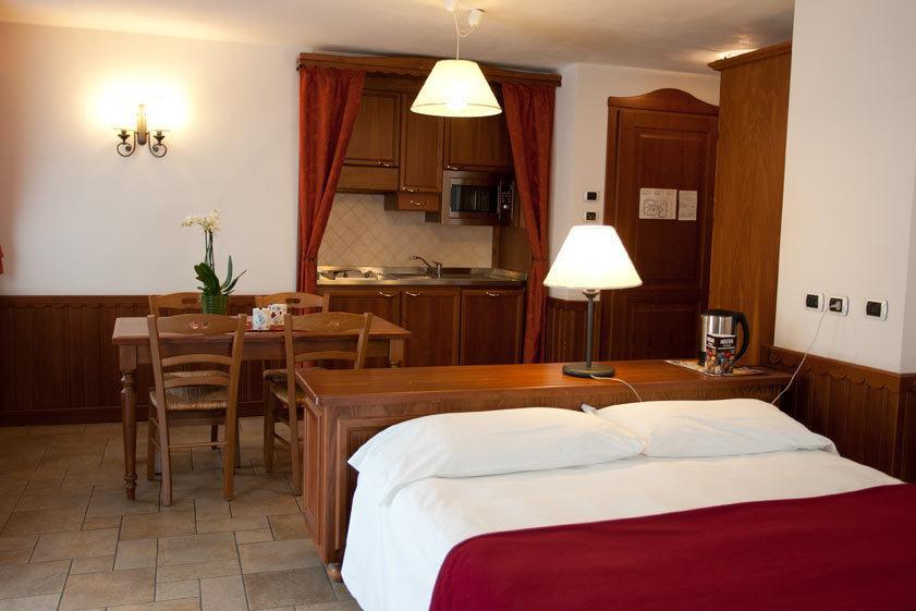 Residence Le Grand Chalet Courmayeur Buitenkant foto