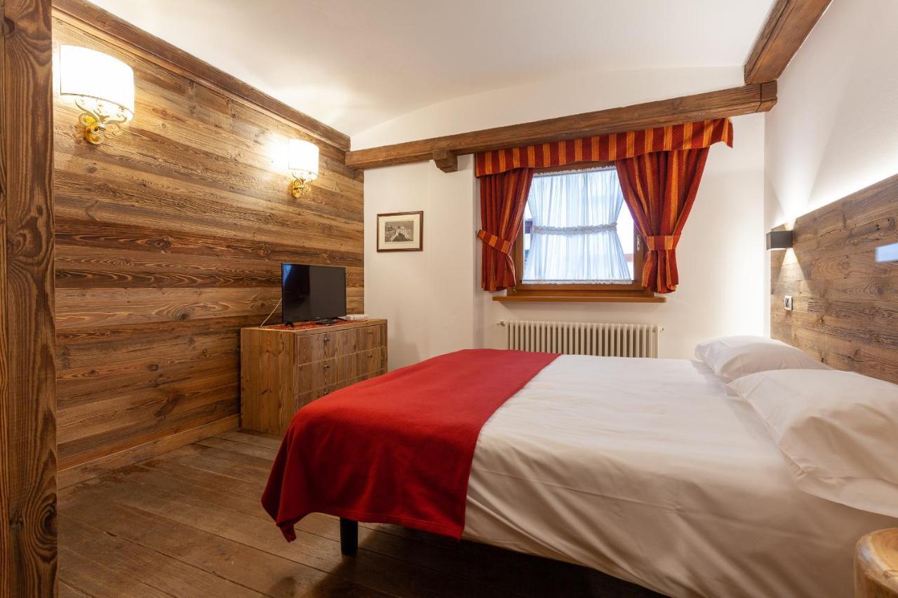Residence Le Grand Chalet Courmayeur Buitenkant foto