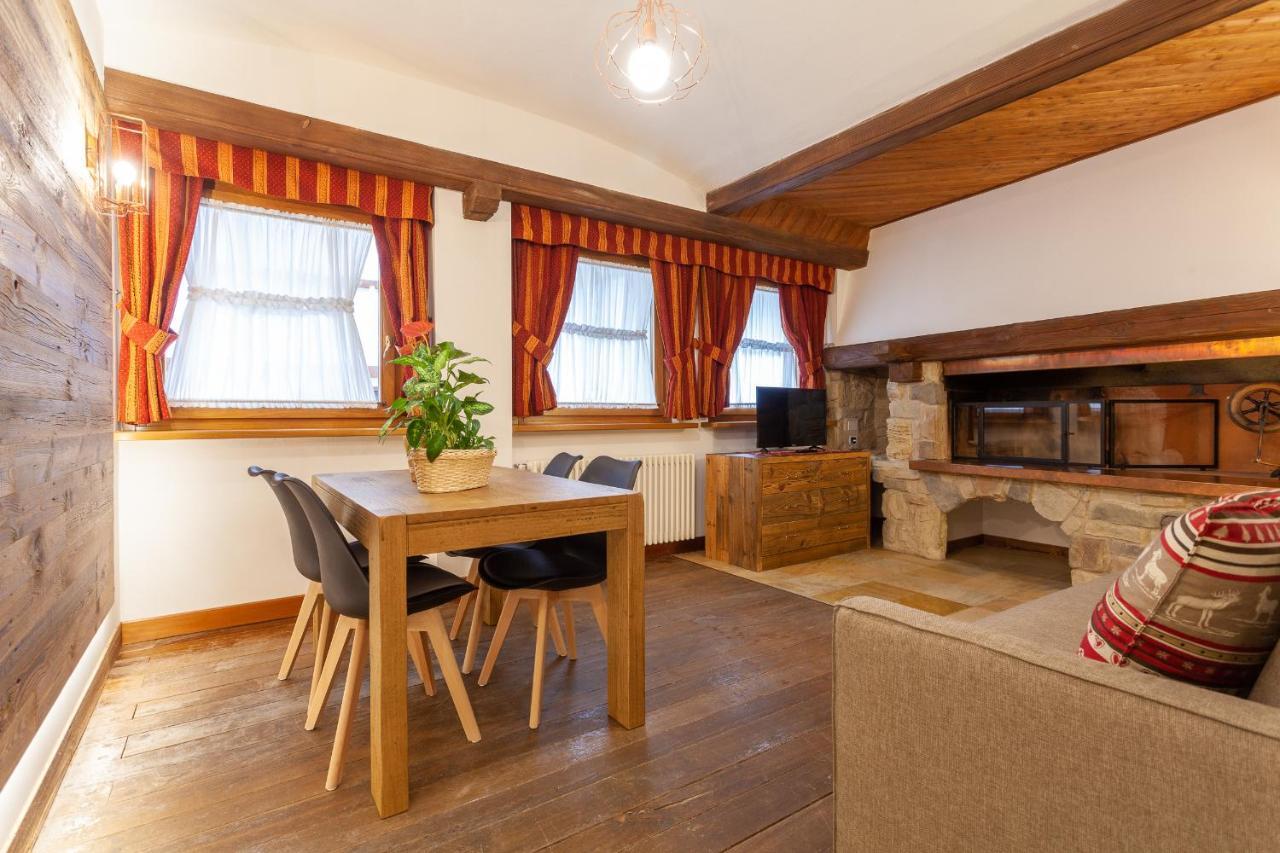Residence Le Grand Chalet Courmayeur Buitenkant foto