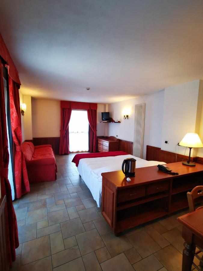 Residence Le Grand Chalet Courmayeur Buitenkant foto